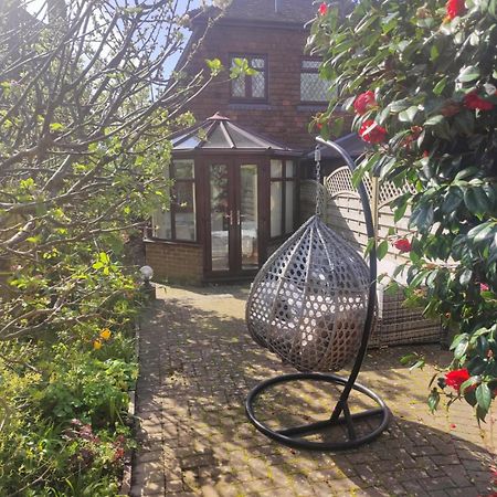 Beautiful Bexhill Cottage With Garden 3 Mins Walk To Beach Екстер'єр фото