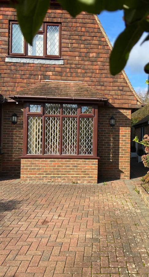 Beautiful Bexhill Cottage With Garden 3 Mins Walk To Beach Екстер'єр фото