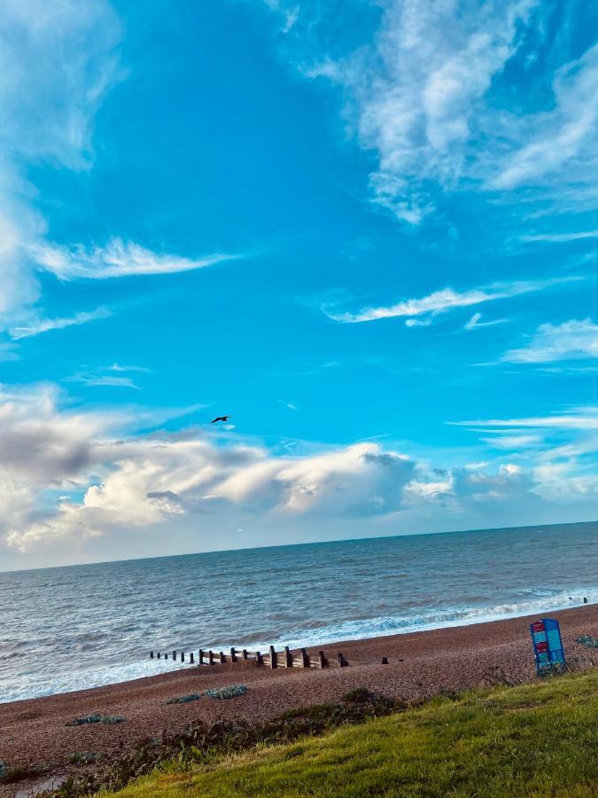 Beautiful Bexhill Cottage With Garden 3 Mins Walk To Beach Екстер'єр фото