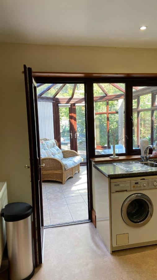 Beautiful Bexhill Cottage With Garden 3 Mins Walk To Beach Екстер'єр фото
