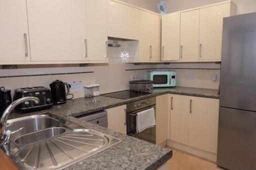 Beautiful Bexhill Cottage With Garden 3 Mins Walk To Beach Екстер'єр фото