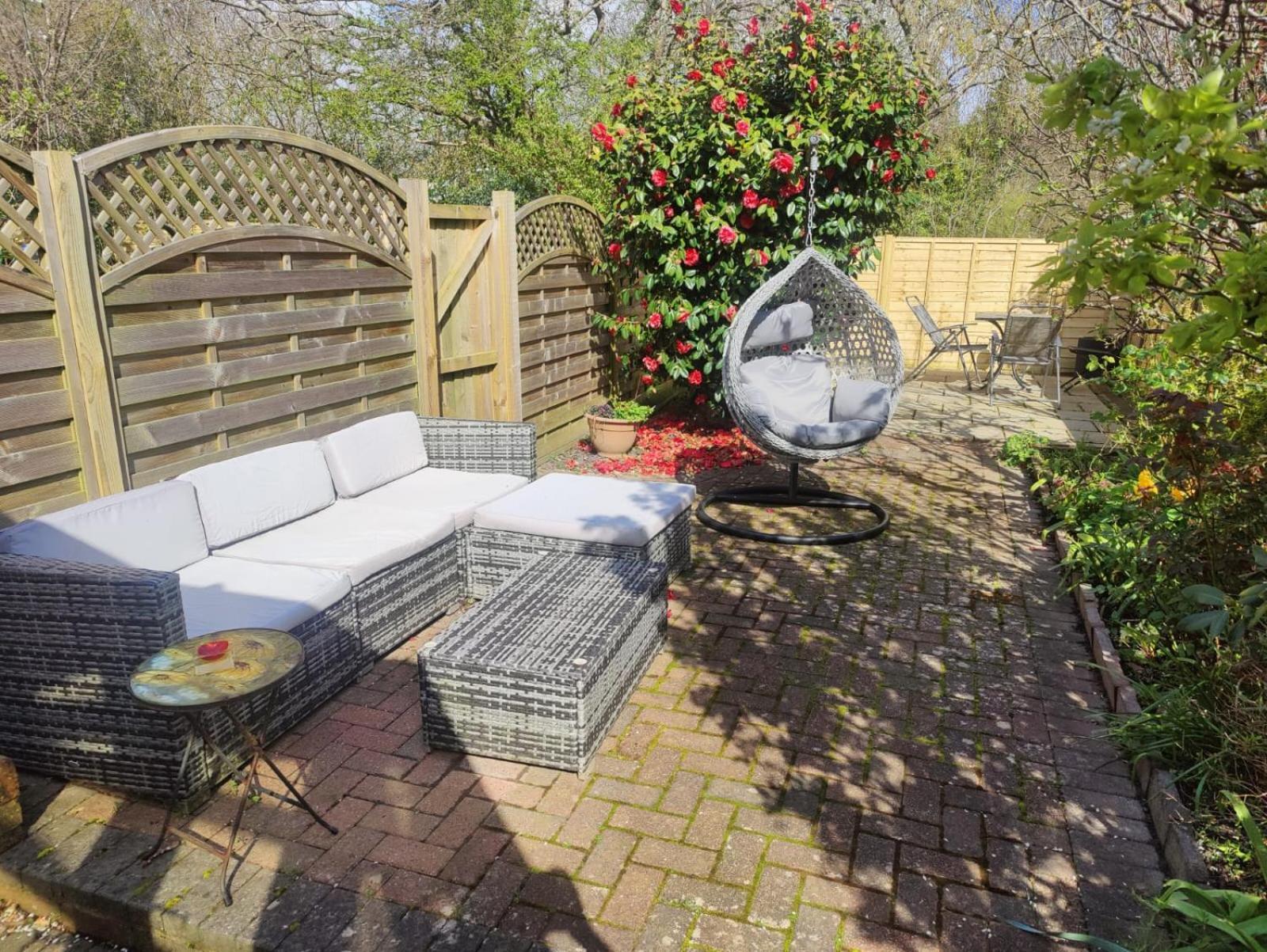 Beautiful Bexhill Cottage With Garden 3 Mins Walk To Beach Екстер'єр фото