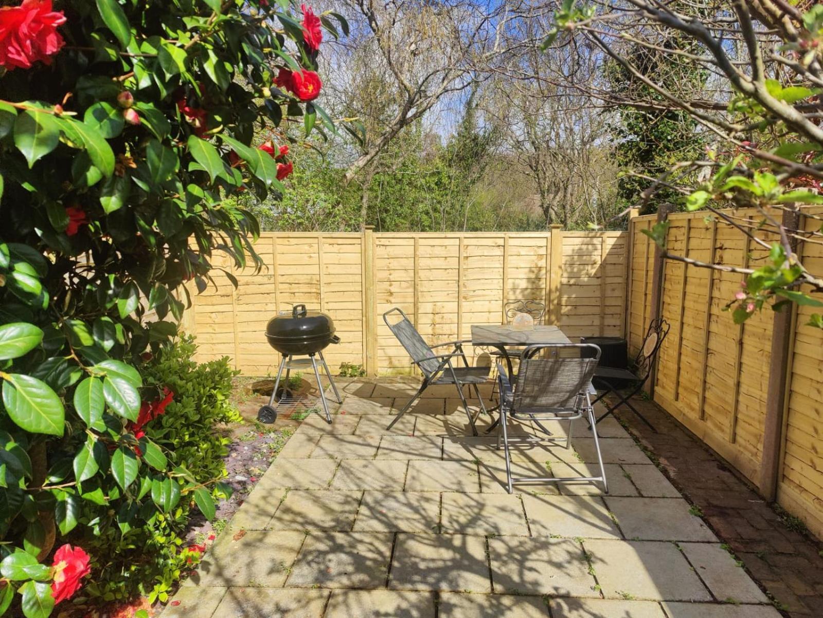 Beautiful Bexhill Cottage With Garden 3 Mins Walk To Beach Екстер'єр фото